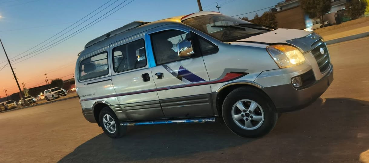 السلام عليكم ستاركس للبيع موديل 2007 السياره بلاديه بس شواصي بيهن تعمير مكينه وكير مكفولات السعر 75 وبيه مجال *********** بابل الحمزه الغربي
