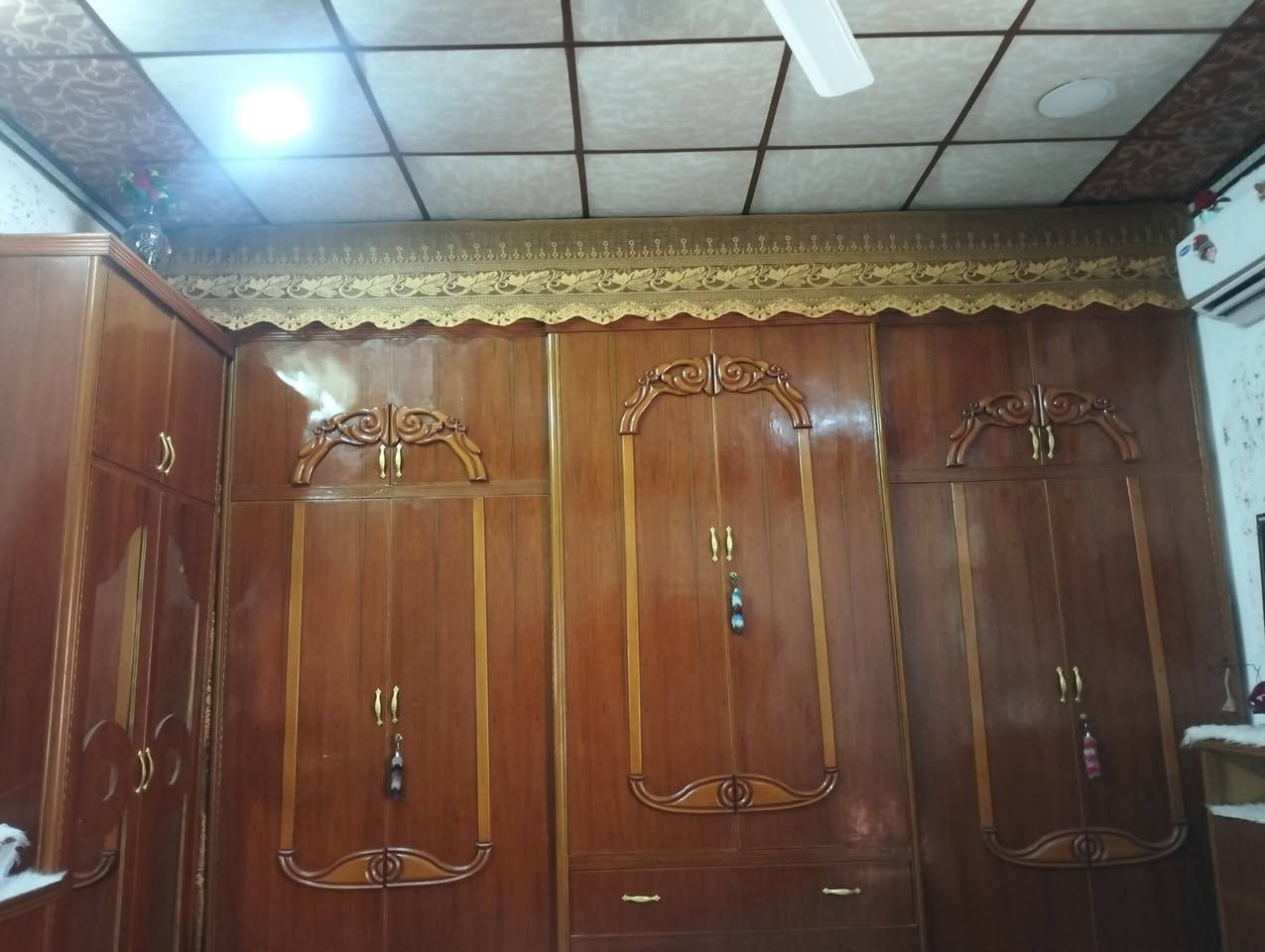 غرفه نظيفه للبيع العنوان كياره للاستفسار الاتصال على الرقم التالي ***********
