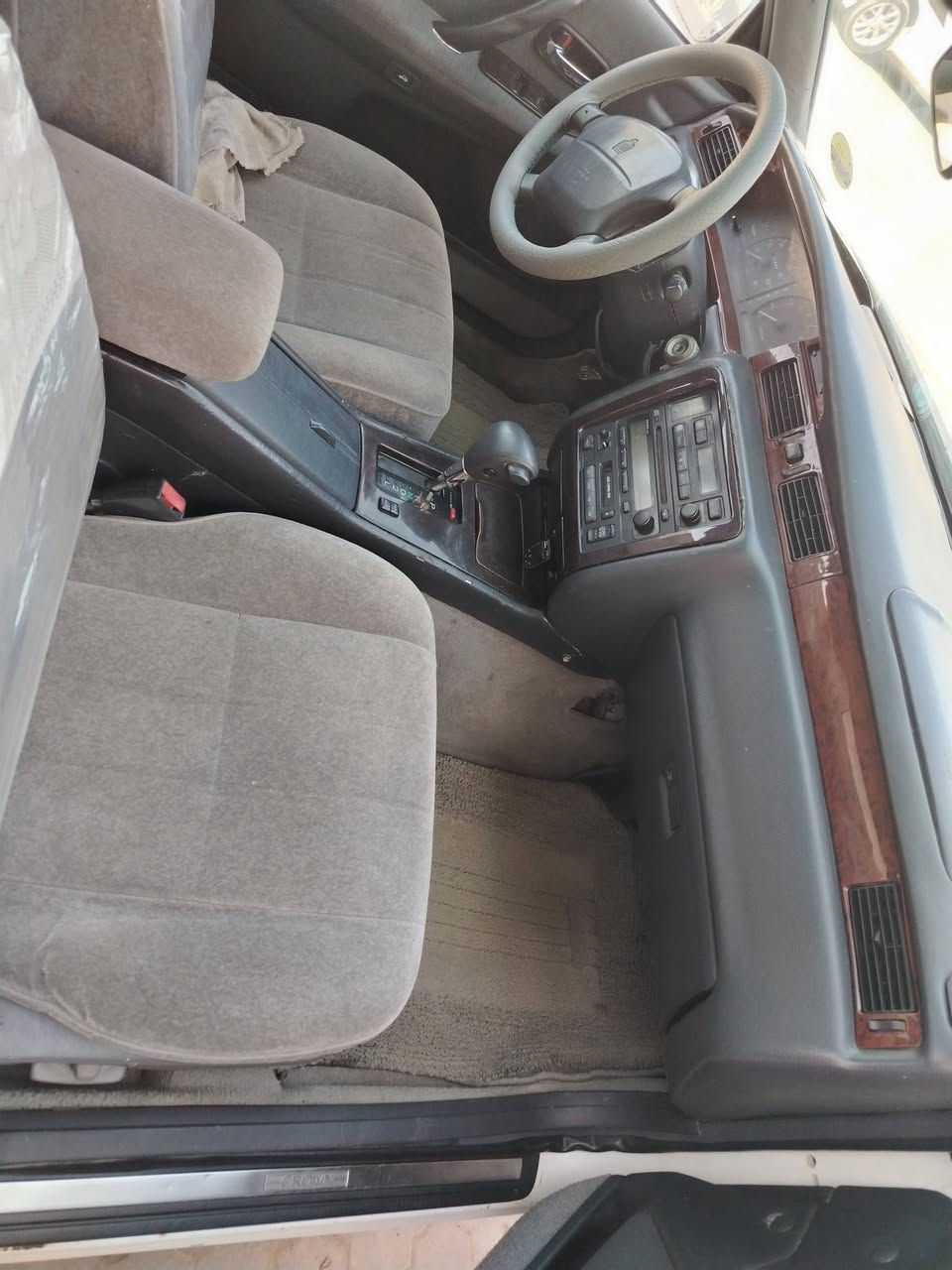 للبيع كراون 1996 جاهزه من كلشي سياره جديده بمعنه الكلمه دخول جديد تسجيل جديد بسمي رقم بصره سنويه لل2030 السعر قفل 80 سياره مصبوغه عام بيها كصه بجم موجوده بل بصره للستفسار ***********
