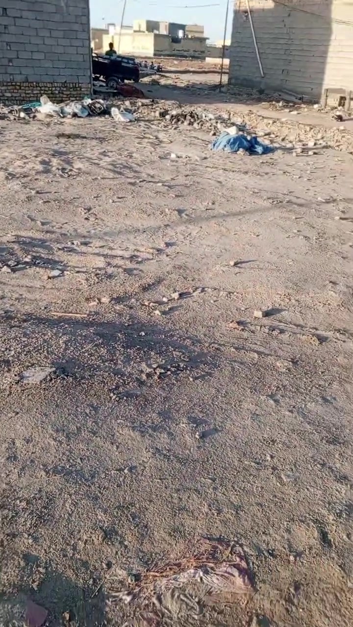 سلام عليكم قطعه زراعي بسديناويه بشارع لمستوصف ركن جميع لخدمات موجوده 120 متر رقم ***********
