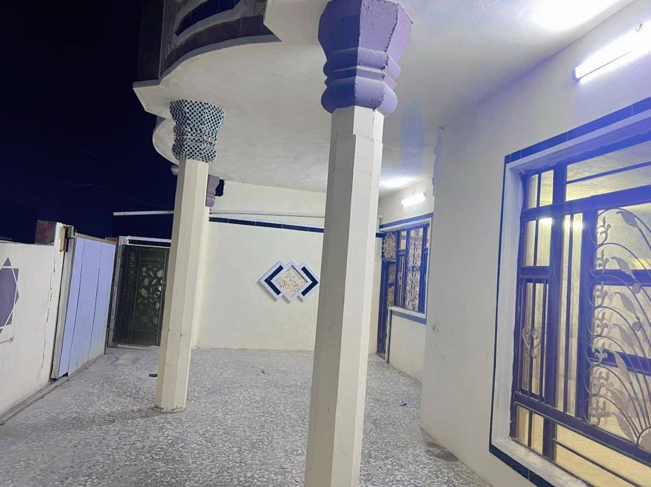 بيت للبيع240 متر  طابو زراعي طابق واحد في المدائن قرب ضريح الصحابي سلمان المحمدي وسوق سلمان باك زراعي البستان. خدمات كامله ماء وكهرباء ومجاري. بناء حديث
***********
