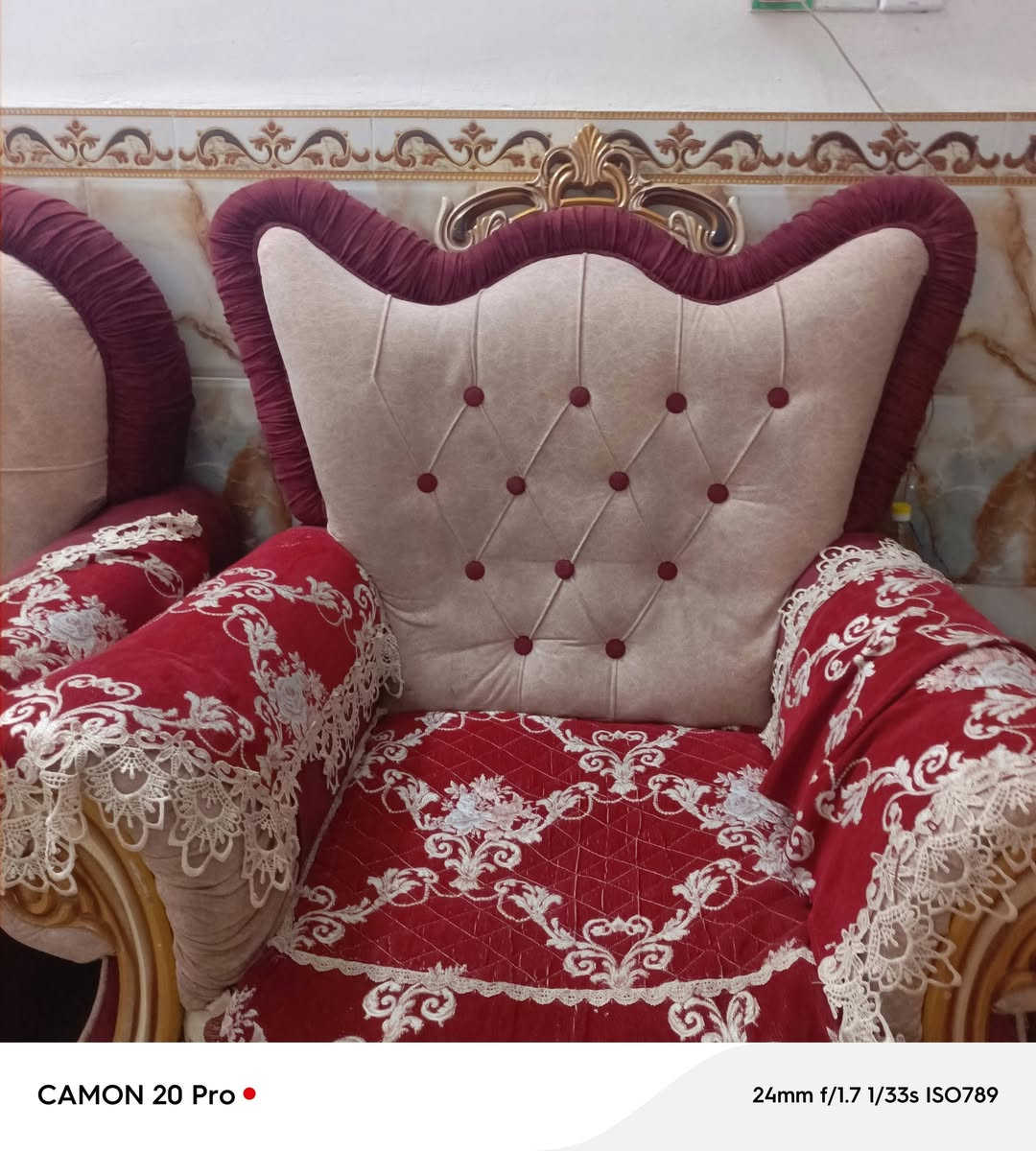 قنفات ملكيات اللبيع 3كبار 2كراسي السعر 250وبي مجال رقم ***********
