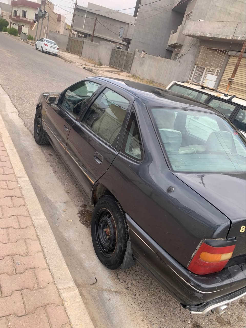 اوبل فكتره 18
رقم سليمانيه 
بدون اخياسيات
كير اوتماتيك 
بطاقة بانزين 
السعر 40 وبي مجال 
*********** كركوك, العراق
