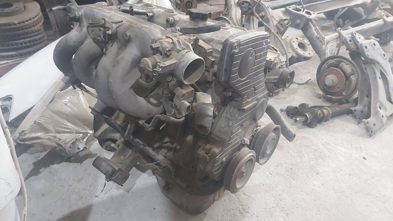 السلام عليكم 
مكينة ونجي 4 سلندر حاوية يابانية 
تفرعات كمبريسر  دينمو  ثلاجة مسطرة  ديلكو 
واسط النعمانية 
***********
