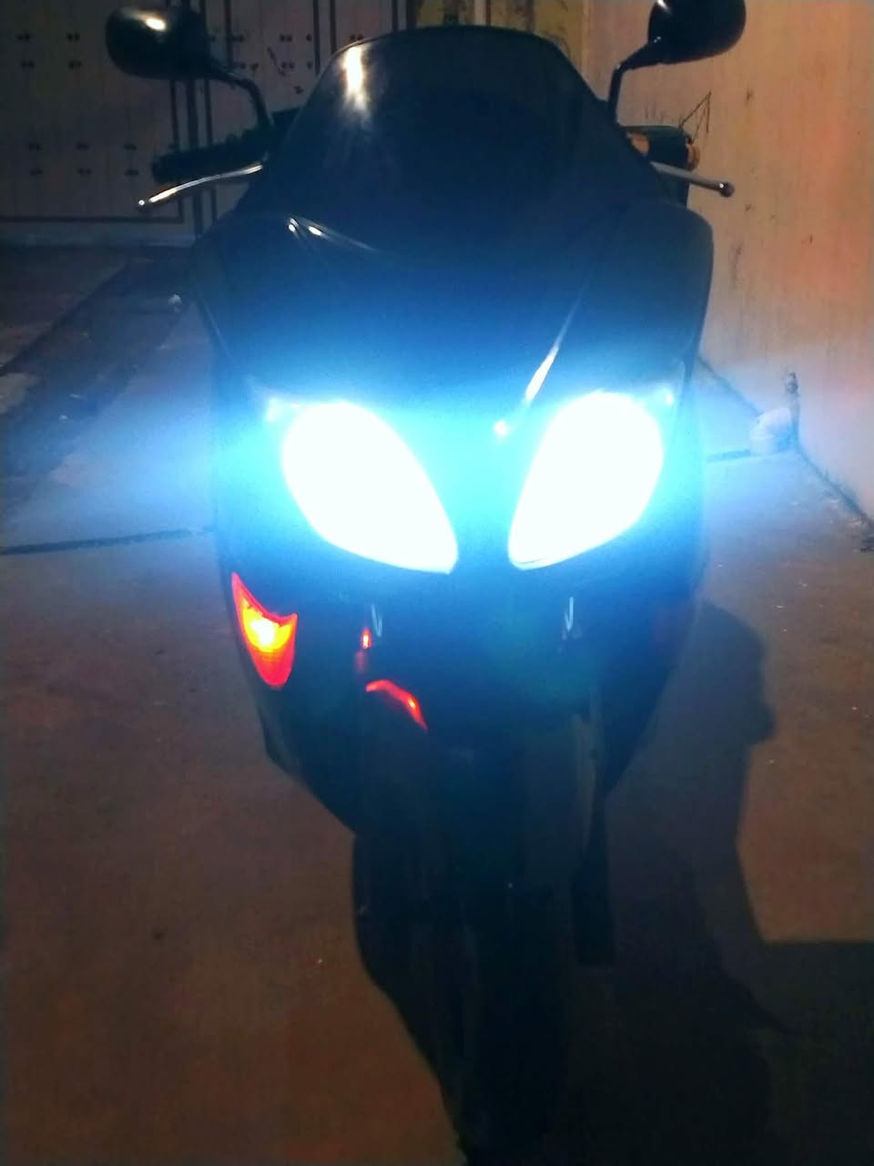 سلام عليكم
فورزا صفر 8 عميه بلادي الدراجة نضيفه ومتعوب عليها مال جناي كلشي جديد بيه كلجات تايرات كلوبات الدراجة متعوب عليها انطيك نسبة نضافة الدرع  (100  0/0) لا كسر ولا فطر ولا لحيم الدرجة نضيفه رمبه ما مفتوحه كامله مكمله ربع ما تصرف نهائيا حتى دهن مبدل السعر مليون  بيه مجال انطيك دراجة ما تتعب ابد عجبك  تفضل خاص باقي التفاصيل مكاني موصل الرشيدية جانب الايسر


**إذا كنت صاحب هذا الإعلان وتريد حذفه لأي سبب، رجاءا أرسل رسالة إلى الدعم الفني**