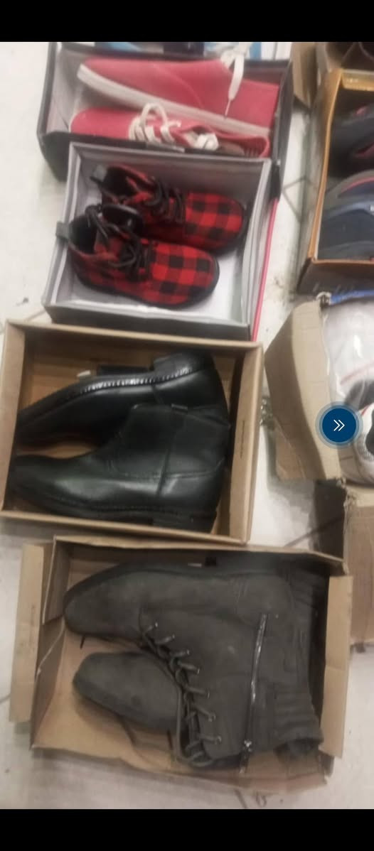 16زوج احذيه مشكل صناعه بي هندي وبي فيتنامي 
جديد غير مستخدم 
كلهن 60الف


**إذا كنت صاحب هذا الإعلان وتريد حذفه لأي سبب، رجاءا أرسل رسالة إلى الدعم الفني**