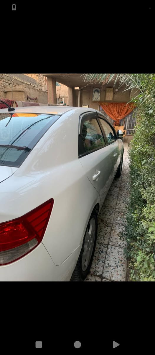 السلام عليكم كيا سيراتو محرك 1600رقم سليمانيه بأسمي تريد تحويل تريد وكاله بيه جاملغ صبغ وملاحضات واظحه بصور تجي وشوف بعينك تريد سوي سونار سوي عارضها 95 مكاني بغداد العبيدي وهذا رقمي ***********
