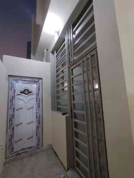 سارع بلحجز بلاش بيت للبيع السعر 32 مليون وبي مجال مساحه 90متر عنوان نجف مقابل ملحق قريت الغدير  ***********
