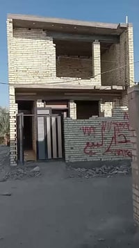 دار للبيع • مقابل صيدلية البسمة • ٨٥م