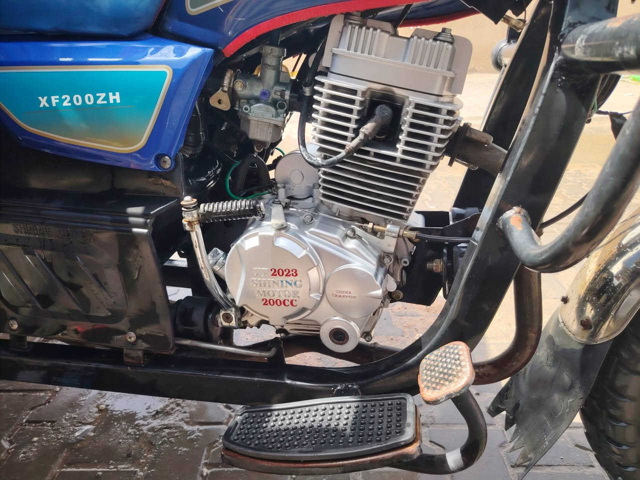 جمره فحل موديل 23 رقم مثنى سنوية 29 محرك مامفتوح شرط جديده ونضيفه مثل ماموجود بالصور ورك كيه ويل صب  تايرات جوبلس ٣ كهربائيات كلها شغاله السعر النهائي مليونين وست ميه قفل مكاني سماوه مركز ***********
