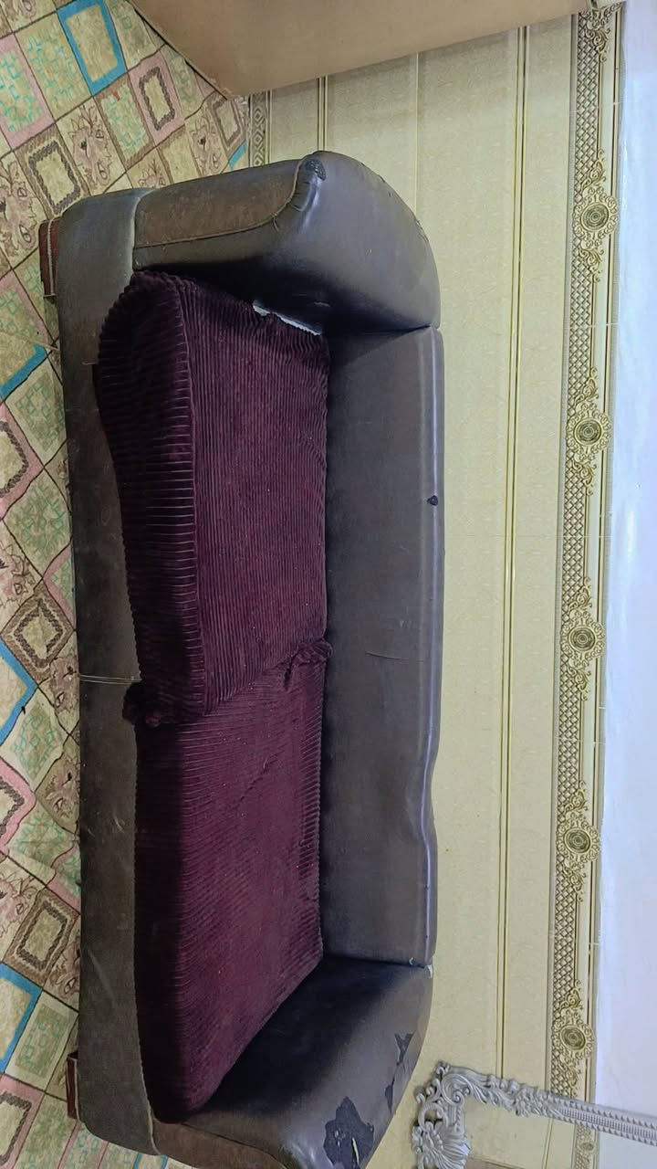 قنفات جديدات قطعتين بعدهن جديدات وسعر مناسب ***********
