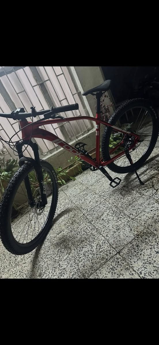 السلام عليكم بايسكل للبيع نضافة 99‎%‎ كولمبي  اخذته جديد ممستخدم سعره 250 الف قفل *********** واتساب
