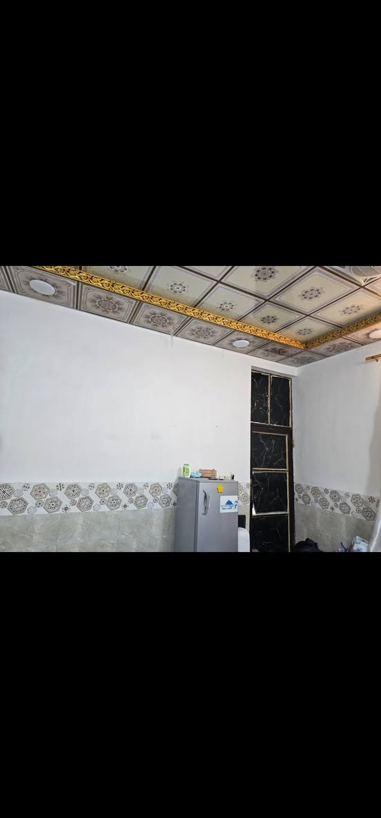 النجف الاشرف بيت زراعي سند ٢٥ للبيع مرقم بلديه موقع جدا حلو قريب الشارع العام مقابل حي العسكري ١٠٠ متر مربعه بناء درجه اولى اساس صب وسقف صب طابوق نهروان غرفه وصاله واستقبال وصحيات خارجيه وداخليه قريب شارع الصب 
السعر ٤٨ للاستفسار ***********

