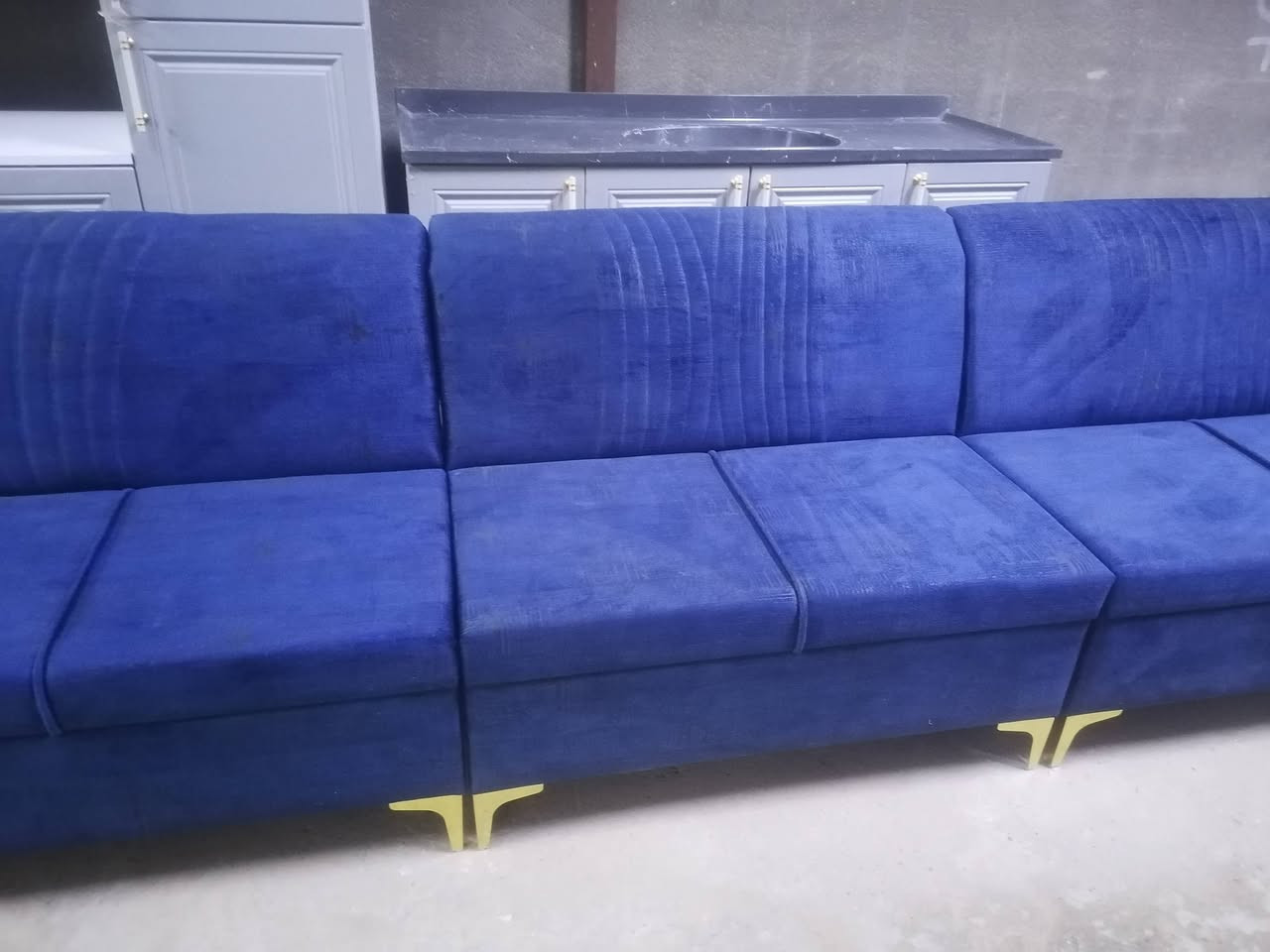 ديوان جويتي ٥ قطع يعني ١١ مقعد شغل تزكام وسفنج مميز ظغط عنوان بابل الحمزة الغربي الجمعيه بصف ازياء منتظر موسى للاستفسار *********** واتساب أو مراسلات الصفحه يوجد توصيل
