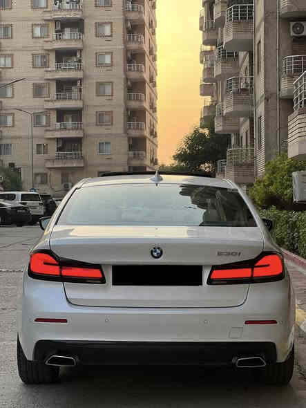 السلام عليكم 💐
BMW 530i  
موديل 2023 كفالة عامة من الحادث والصبغ والبارد والشخط - على وضع الوكالة ( رقم بغداد بأسمي )
السيارة استخدام شخصي وجديدة جداً 
—————————————————-
فتحة 
بصمة 
داتاشو 
تشغيل عن بعد 
جنطة كهرباء 
كراسي كهرباء 
انظمة قيادة مختلفة 
خزن ميموري 
مرايا شفط+ قلاب 
حساسات امامية + خلفية 
رادارات ٣٦٠ درجة 🎥
نقطه عمياء 
كار بلي وايرليس 
سستم صوت harmon/kardon🎧
انارة داخلية متغيرة 
شاشة ديجيتال 
لايتات داينميك 
ستيرن كهرباء 
ماشية 22 الف ميل 
السيارة بعد بيها مواصفات وهاي ابرزها 
شباب السيارة شادلهة  تخم تاير run flat ماركة goodyear الالمانية 
كارفكس السيارة صاحبها مبلغ شركة التأمين بوجود سيول بالمنطقة فقط 
السيارة من امريكا run and drive 
باتري الشركة بعده بيهة 
مفحوصة السيارة يم البطل مهندس صفاء بدون اي مسج / صفر مسج بعده ع الوكالة السيارة . والي يحب صور امريكا والتقارير والسونار كلها موجودة 
شباب السيارة تراي ونعومة زيرو 
اسف للاطالة 🌺
مكان السيارة بغداد / حي الجامعة 
للاستفسار 
 ***********📞
سعر السيارة. 378$ وبيها مجال
