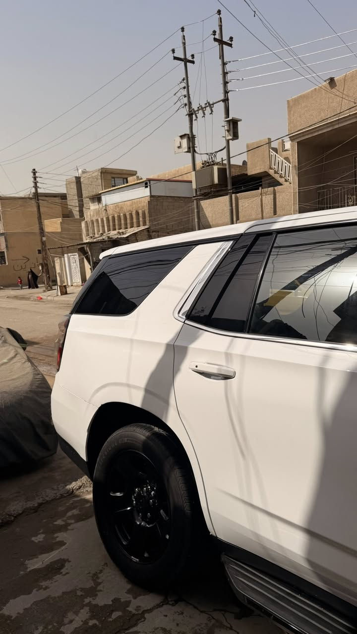 السلام عليكم  تاهو بوليسي 2024 ماشيه 3000 ثلاث الاف زيرو بيهه بارد بالجاملغ الخلفي وطرف الجنطه بلا صبغ داخله كتاب 
الغرفه مالتهه مبدله جلد منفصل مع صور الحادث مرفقه 
شهداء السعر 430 
التواصل ***********
