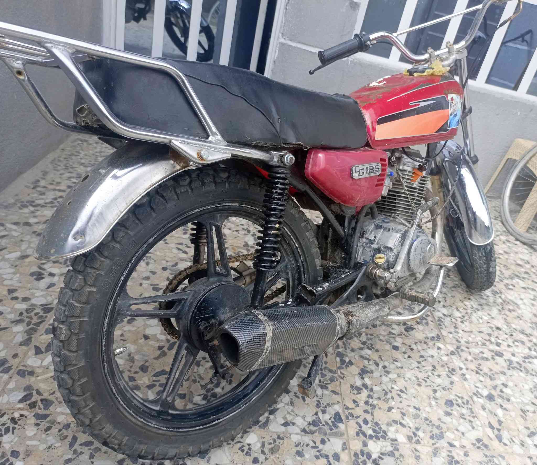 السلام عليكم
دراجة ايراني للبيع
4گير رياضي
صالنصة وعقل فصلات 
ويل وتاير خلفي بوكسر 
مكينة نضيفة
موديل 18
لا تبخير ولا تنقيص ولا تعبر دهن 
سعرها 350 وبيها مجال 
الدراجة كفالة سرقة
عنوانها بغداد جسر ديالى القديم 
للأستفسار اكثر ***********
