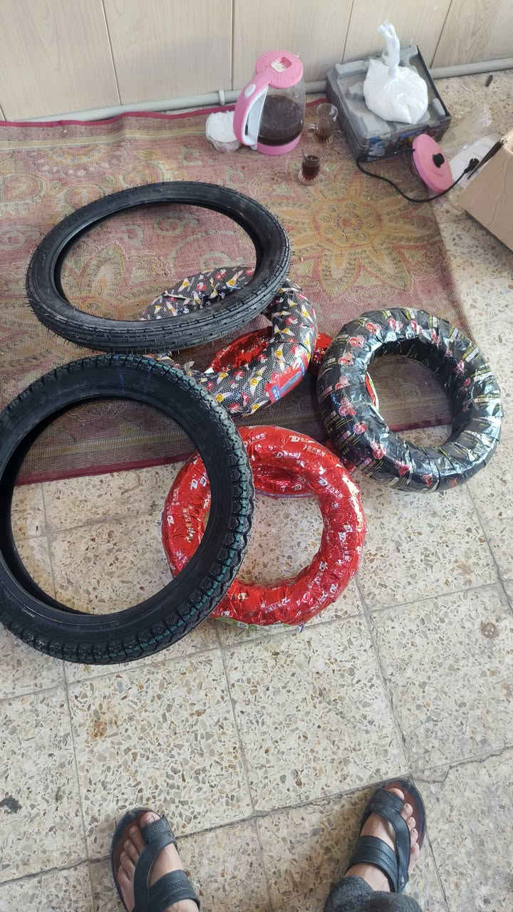 غراض بنجر كامله كبريسر ٣٠٠ لتر جديد ستخدم أقل شهر تلاثه بستم خالعه نضيفه ما بيه أي نقص بلنص نضيف ادروجين نضيف شرط شغل صوندات كامله درين هوه جك واحد فتايل وركع وتارات جدد وجوابه محل كامل ماناقصه شي بيع شلع مفرد ما بيع مكاني ميسان القطاع مقابيل عروس البحر *********** سعر مليونين ونص
