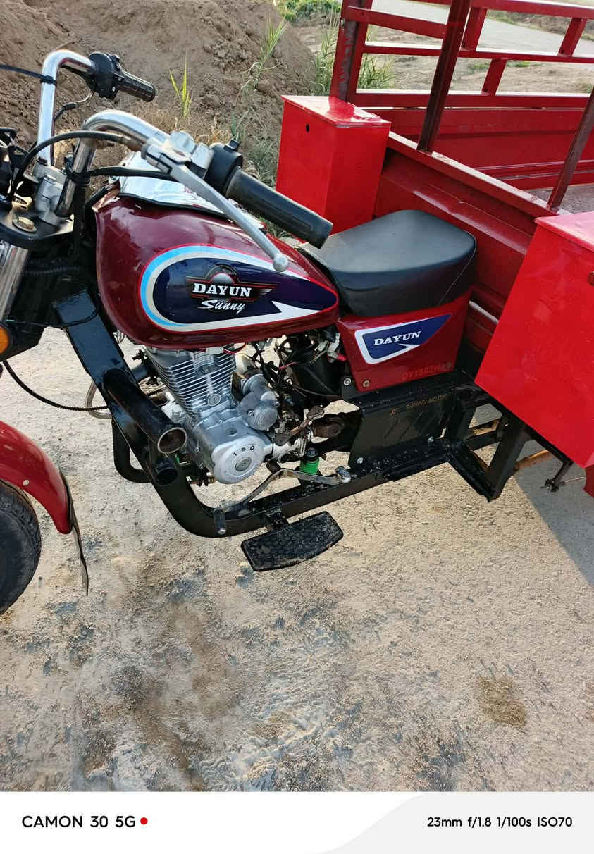 للبيع دايوان موديل 2017
محرك مامفتوح مكفوله 
كهربائيات شغاله 
مصبوغه جديد
سعر ٨٧٥ وبيهه مجال 
موشراي لادوخني 
مكاني ديالى الخالص 
***********
