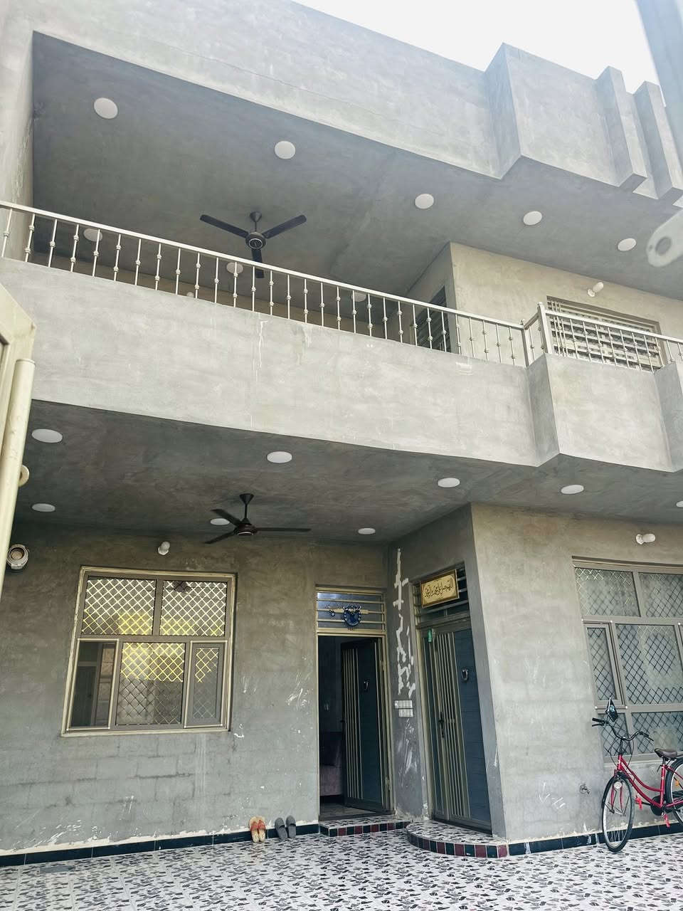 السلام عليكم 📞0770239058📞علي الحمداني

🔴متاح بيت 🏠 للبيع المساحه250 طابقين "⚫️

🔵بناء حديث شغل درجه اولى 🟢

🟣 محتويات البيت🟤

🟡الطابق الأول استقبال مطبخ حار وبارد غرفتين نوم  🌑 مجمع صحيات منور⚪️

🟤الطابق الثاني صاله جبيره 3غرف نوم سطحين 

                     ⏱️موقع دور الزراعه الثانيه⏱️

معتز الحمداني 📞***********📞
