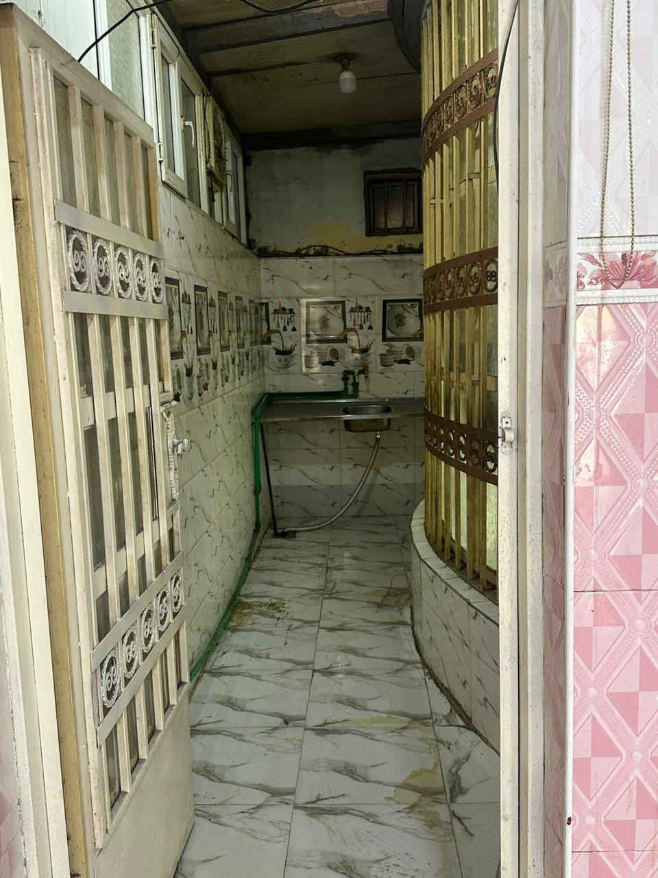 للإيجار ...
دار سكن ...
التقية 2 ... 
قرب المركز الصحي ...
طابقين كونكريت 200m ...
----------------‐------
3 نوم
2 صحيات 
مطبخ
استقبال
2 صالة
كراج
حديقة
--------------------
البيت جدا نظيف 
--------------------
الايجار الشهري 500,000 دينار
--------------------
للاستفسار ماسنجر 
إتصال / واتساب ***********
