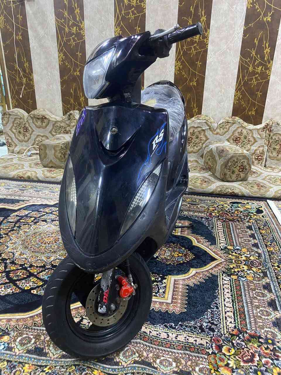 السلام عليكم دراجه ماكس عدله للبيع دراجه ما نقصه اي شي دكت هندر  دراجه مفتوحه مره وحده غراضه مال تفصيخ سعر 550 وبيه مجال حك الجيه هذا رقم موجود واتس اب *********** مكاني البصره الزبير
