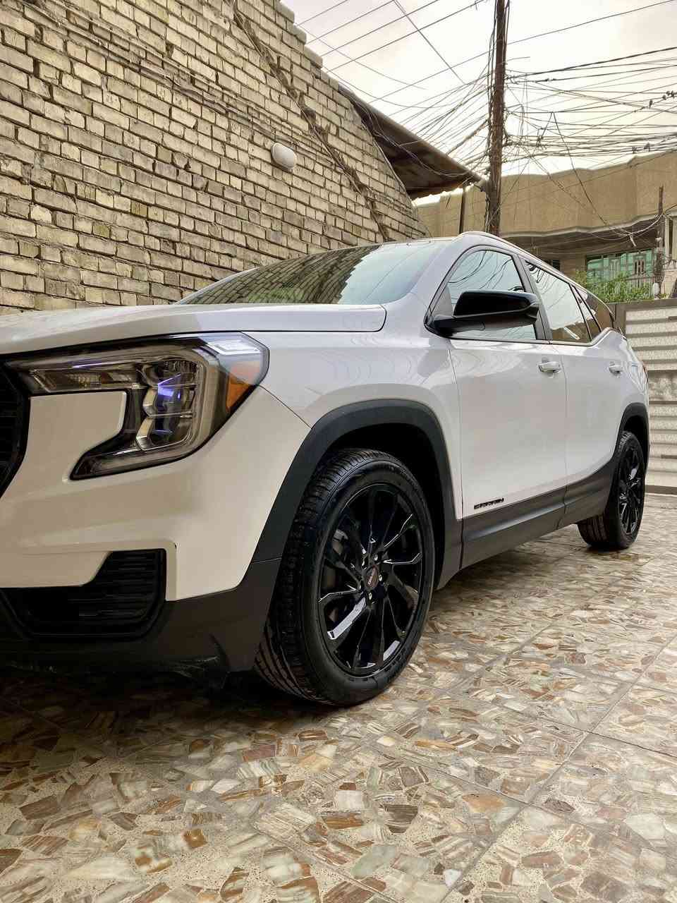 جمسي تيران موديل 2023
مواصفات SlE  

مفتاح التشغيل بصمة وتشغيل عن بعد

بنوراما على طول سياره 

2 قطع تبريد

5 بصمات ابواب 

صندوق كهرباء 

كشانات الامامية كهرباء

تدفئة بالكشنات 

سايد بريك بصمة 

مخارج UBS

رادار امامي + تحديد مسار 

رادار جانبي نظام النقاط العمياء 

اشارة بالمرآة 

شاشة تدعم نظام الاندروي شاشه الكبيره

كشافات امامية زنون 

حجم الاطارات 18 انج ويل كب

حجم المحرك 4 سلندر 1500تيربو

 نضام سبوارت

ناقل الحركة 9 نمر 

عداد المسافات الحالي 40 الف مايل 

الضرر بنيد سطحي نفسه ومصلح 

يوجد بارد خفيف في  الجاملغ  الامامي

ايرباك دركه ودشبول وراجع سستم كامل

جميع صور المزاد مرفقة بالمنشور 

السعر 193وبيه مجال 

عنوان بغداد 

للاستفسار***********  بي وتساب
