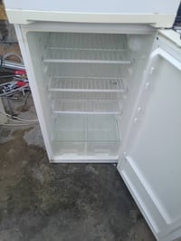 طباخ نضيف وثلاجه نضيفه فريز طباخ 80وثلاجه 100الف ثلاجه بلادي شركه 0771...