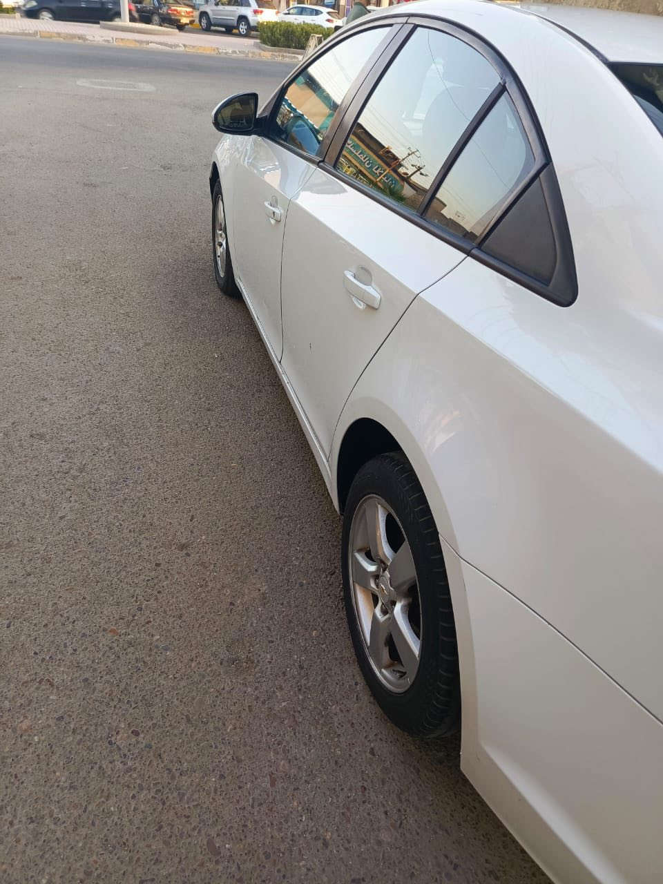 سلام عليكم كروز 2012 خليجي Lsمحرك 1600 قطعة صبغ جاملغ امامي عكس السائق فقط بدون دواخل كير محرك كفاله تبريد ثلج رقم اربيل وكالة عامه بأسمي  مكان سيارة الفلوجة سعر المطلوب 78 وبيه مجال قليل ***********
