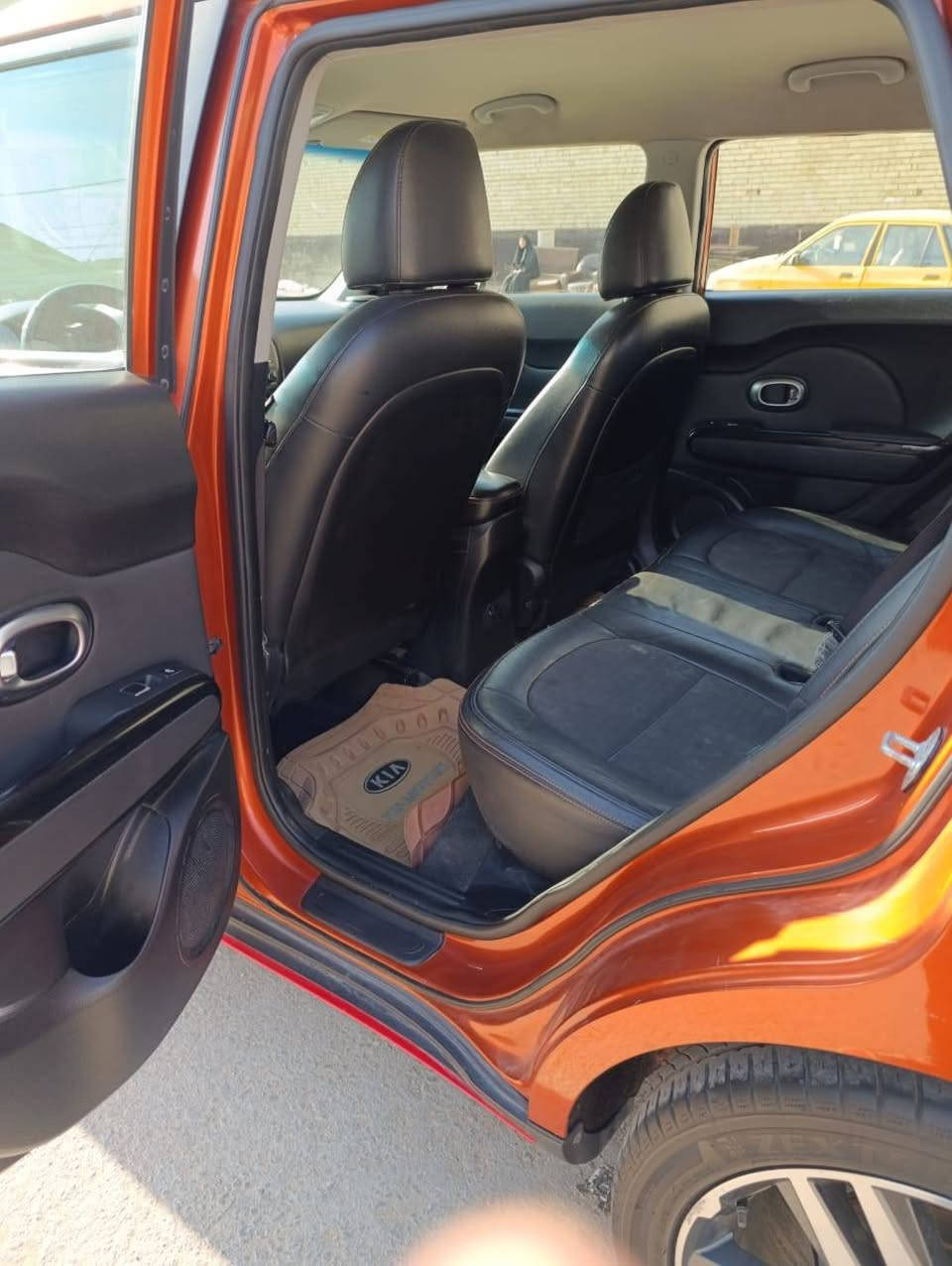 سلام عليكم
صول 2018
مواصفات:
كشنات تدفئه 
فول فول مواصفات عده الفتحه
مكينه 1600 تيربو


**إذا كنت صاحب هذا الإعلان وتريد حذفه لأي سبب، رجاءا أرسل رسالة إلى الدعم الفني**