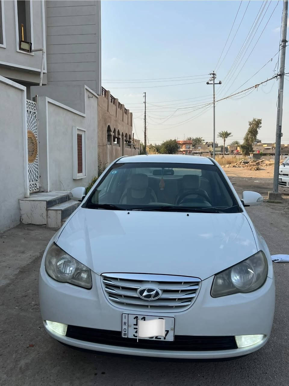 السلام عليكم 
الانترا 2010 خليجي 
رقم بغداد الجديد 
محرك 1600 دكشن عالي 
بيه ربع جاملغ الامامي صبغ ولباقي مكفول 
سيارا خير من الله ومال بيت 
السعر 110 وبيه مجال 
الاستفسار (***********)
