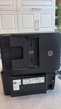 طابعه للبيع hp غير مستخدمة السعر 250  التواصل عبر الرقم 07721212164