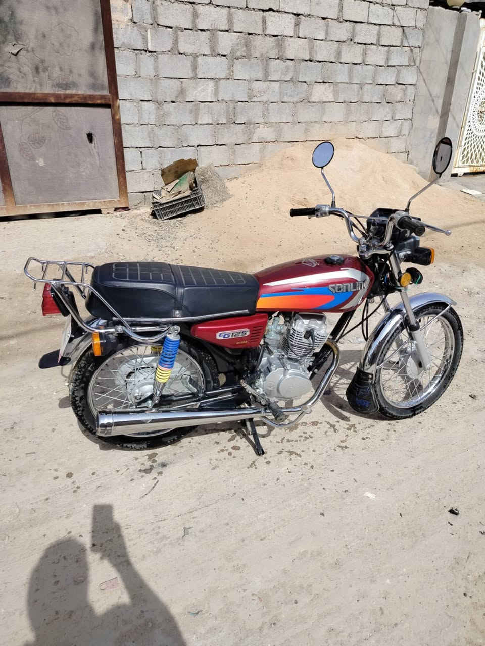 سلام عليكم دراجه نامه موديل 25 اوراق سكنر الدراجه حلوه وجديده لبيع معروضه 700 وبيها  ***********
