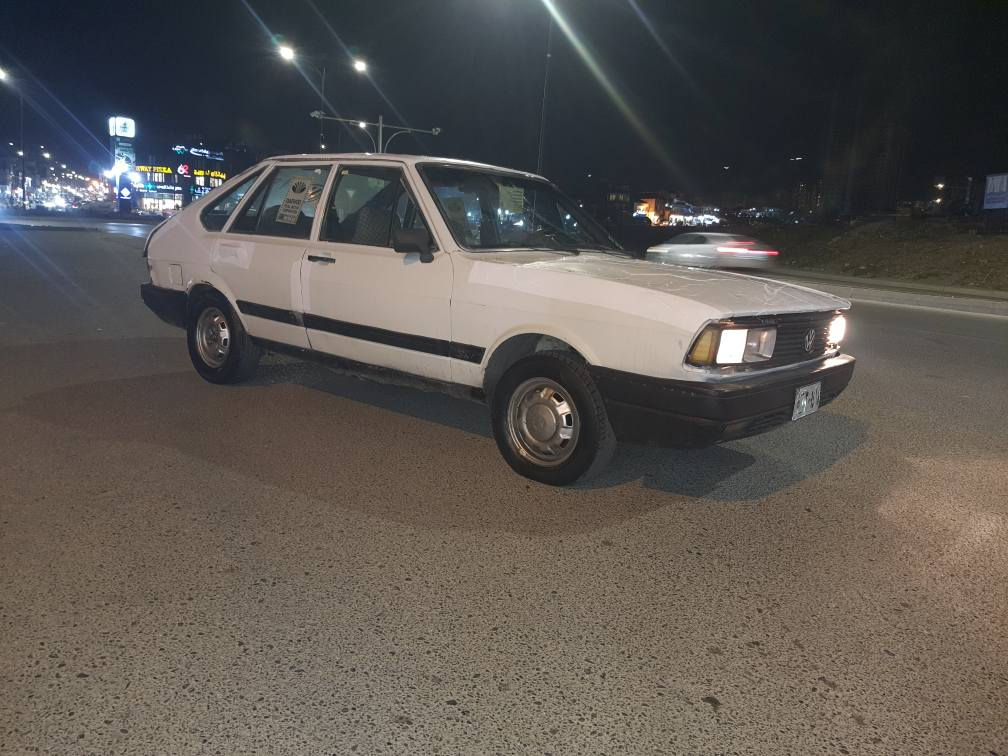 بەناویخوا بەڕازیلی مودیل 1988 گێڕ مەکینە جیتا بەشەرت پێشو ددوا تازە داگیراوە ئاڕم پلاسیک سلێمانی سەیارەکە زۆرجایزە داشخوڵی تەقیوی پێوە نیە بەرگە دەرگاکانی وەک شەریکە ماوەتەوە ڕزیوی نیە لە سلێمانی سعری 14 مەعامەلە . ڕەقەم *********** السليمانية, العراق
