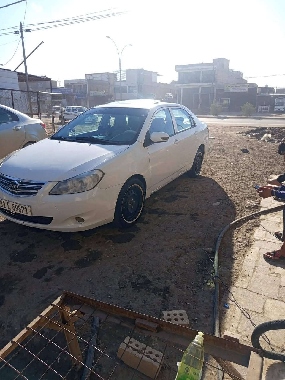 السلام عليكم بي وايدي جي 3 موديل 2013رقم انكليزي  بأسمي  اوتوماتيك مكينة وكير مكفولات حدادية باتري جديد  السيارة بيهة جاملغ مبدل السيارة جاهزة عوزهة فقط فحمات داينمو او داينمو كامل ينزل من السعر ٥٥وبيهة مجال مكاني بابل
*********** السيارة بيهة ملاحظات بيدك تسويهن
