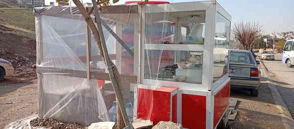 عەرەبانەی لەفە بۆ فرۆشتن بە کامل ئەشیاوە حازرە بۆ ئیش کردن کەپری بۆ کراوە شوێنەکەی زۆر باشە بۆ ئیش بەرامبەری نانەوایە سەر جادەی عامە و قەرەباڵغە لە سلێمانیە سعری ‌250 هەزار و معامەلە 
***********
*********** السليمانية
