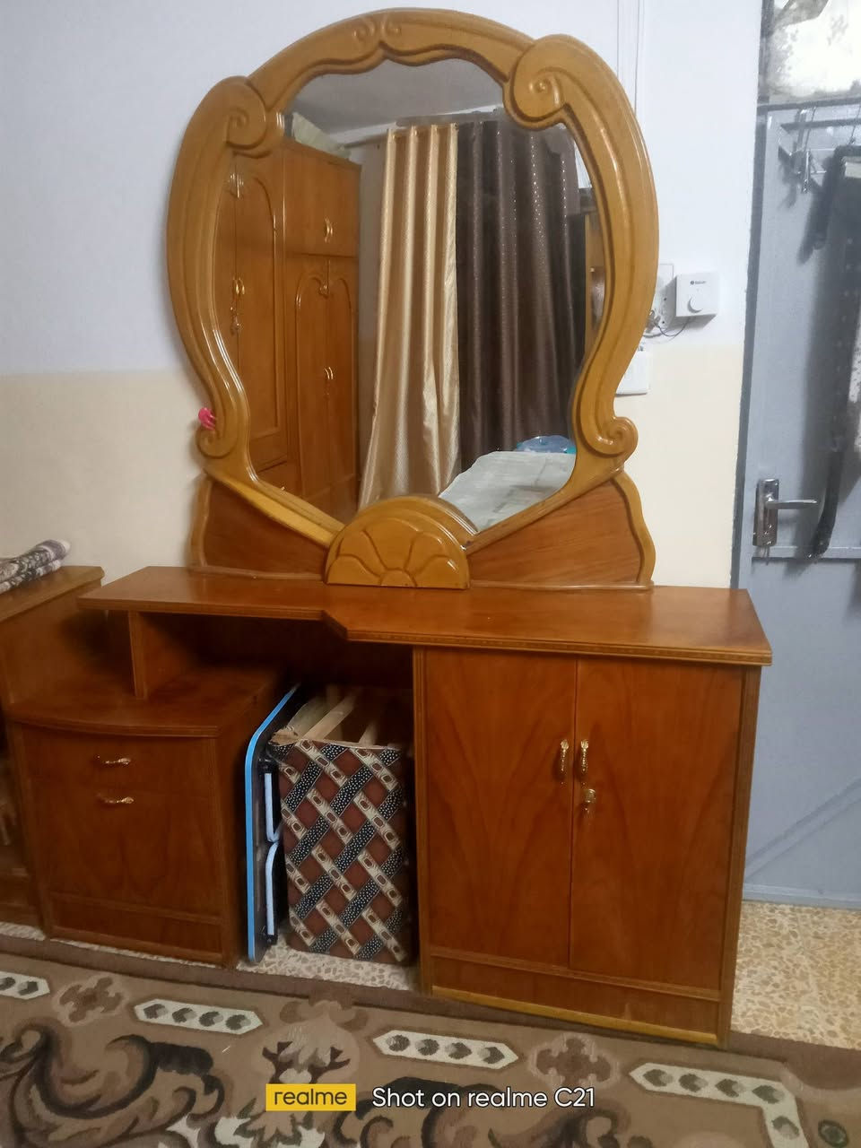 غرفة نوم خشب ثقيل
للتواصل على الهاتف
او على الصفحة ***********
السعر مليون وربع (مليون و250)
