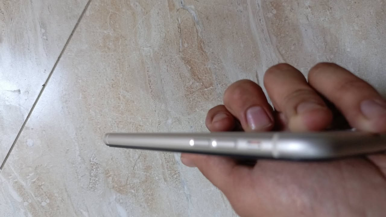سلام عليكم ايفون ١١ عادي للبيع 
جهاز نظيف ولا شخط بي 
ذاكره ١٢٨ 
بطاريه ١٠٠٪ مبدله 
الجهاز نظيف ولا شخط بي كله شغال عده الفيس ايدي مبدل شاشه وبطاريه 
شرط النظافه ماتلكه هيج نظافه
ملحقات كامله ويا 
سعر ١٨٥ بي مجال بسيط حك جيتك فقط 
مكاني بغداد 
الرقم ‏‪***********‬‏
