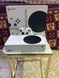 اكس بوكس سيريز اس • نظيف • كامل ملحقاته