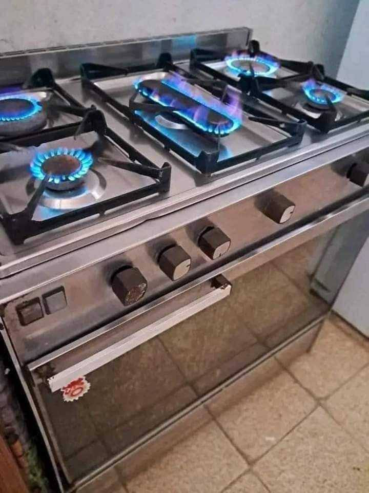 هلاَ واسهلاَ طباخك عطلان وماعندك مجال اتدزه للمصلح لگينالك حل انتَ وگاعد أبيتك اجيك
فرن
عيون
باب 
كلشي يخص الطباخ يمنه 
مـ؏ التنضيف وترتيب  

بس أتصل ؏ رقم 
***********
***********
ابو يوسف يوجد واتساب 
موجود واتساب هم
او مراسلة الصفحة
