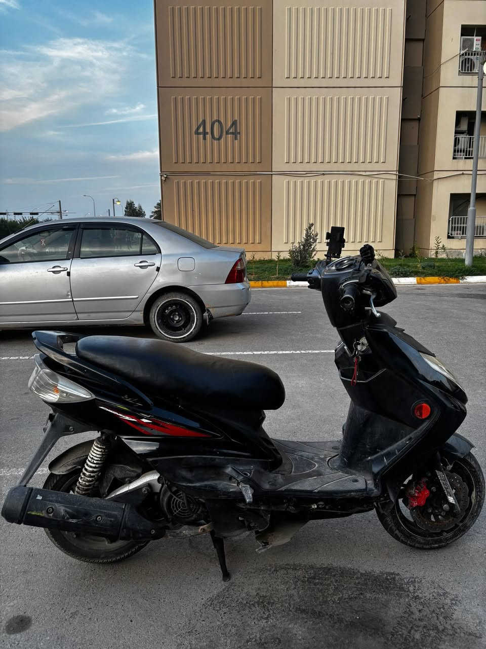 سلام عليكم
سكنس فحل نوزل خطين 
دراجه طلاعات 
دراجه مكينة بلادي ما مفتوح
لاتبخير لاتنقيص معدل عالي 
دراجه بيها نقص تريشة وجاملغ 
اشاير مضلل والسبعة مال مازدة مصبوغ 
سعر600وبيها مجال للشراي 
مكاني بسماية ***********
