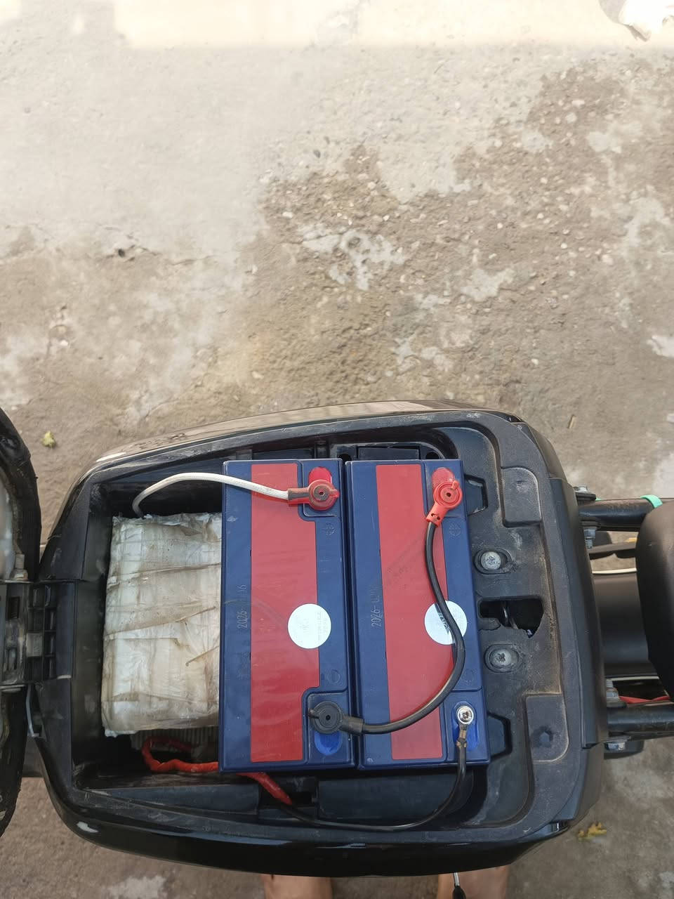 السلام عليكم دراجه للبيع الدراجه نضيفه بطارياته نضيفات جدد رايده 230او بيه مجال قليل للأستفسار رقم *********** مكاني البصره البراضعيه
