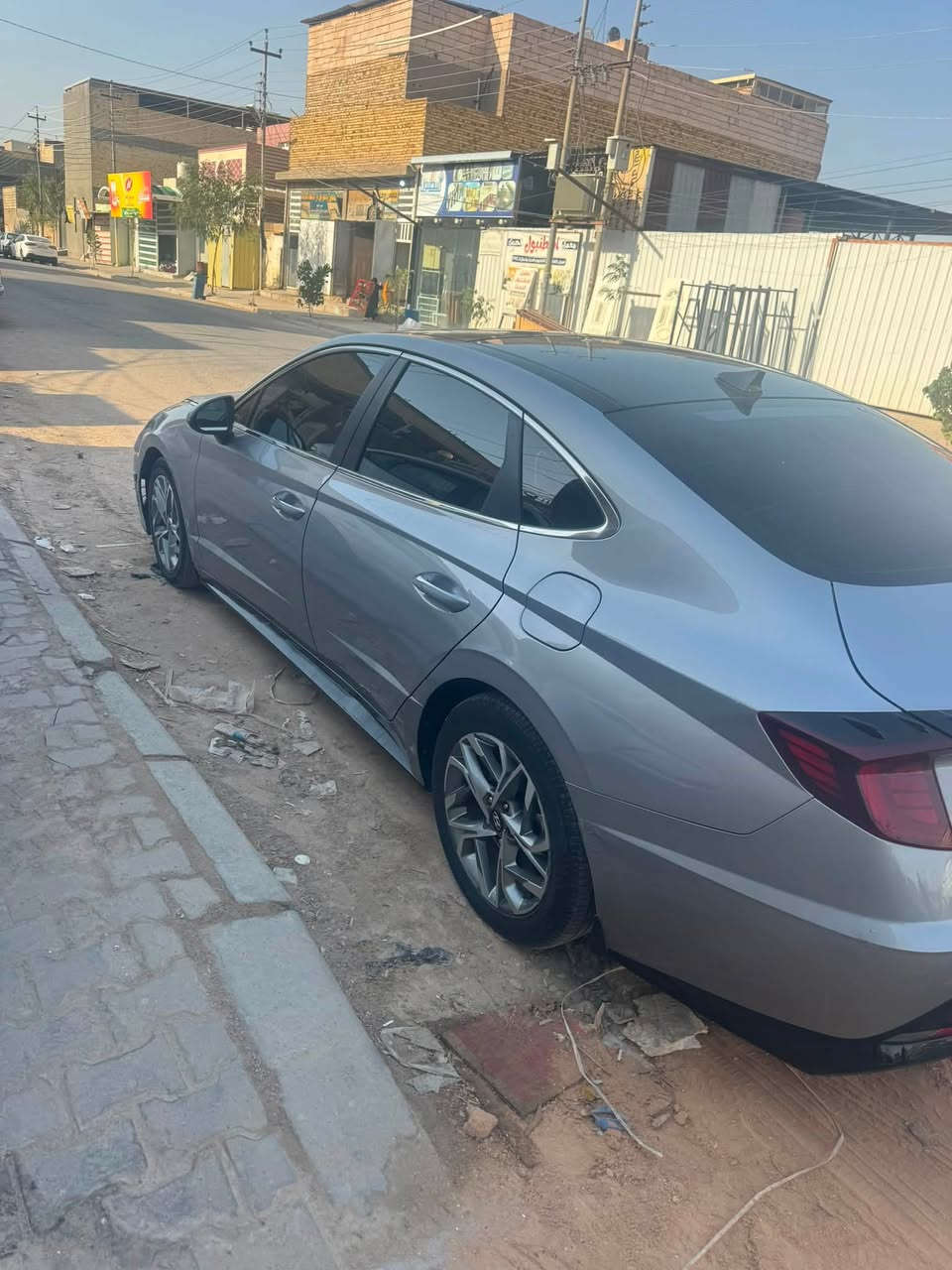 السعر.       165.           Hyundai Sonata Sel 2023 Silver 2.5L 4     vin:
سوناتا  موديل  2023  SEL فول مواصفات
جميع الايرباكات سليمة 
محرك :  2500  
مرقمة أربيل 

السيارة ضررها ربع البنيد فقط 
جميع القطع بلادية مال سيارة بدون ايرباك 
البنيد معمر نفسة 
وجتي  من امريكا بيها كرير بلجلخ الخلفي
مواصفات ..
حجم المحرك  2500 
بنوراما 
بصمة تشغيل + البوب بصمة + تشغيل عن بعد 
رادار امامي خلفي جانبي
تبريد قطعتين
دشبول الكتروني مع شاشة كبيرة
شحن مبايل واير ليس 
كشن السايق كهربائي 
داخل السياره لونين بيجي واسود
شاشة تدعم كار بلي وGps
اشاير مري 
مانع تصادم خلفي جانبي امامي
تحديد مسار قيادة آليه
فول تحكم استيرن جهتين
كروز سرعة  
مانع انزلاق
اوتو هولد
أنضمة قيادة 
لد امامي نهاري 
بك لايت لد 
تحديد مسار قيادة آليه 
تبريد بيانو منفصل شاشة

‏صور الحادث موجودة داخل المنشور

العنوان نجف  *********** تصل على الرقم
