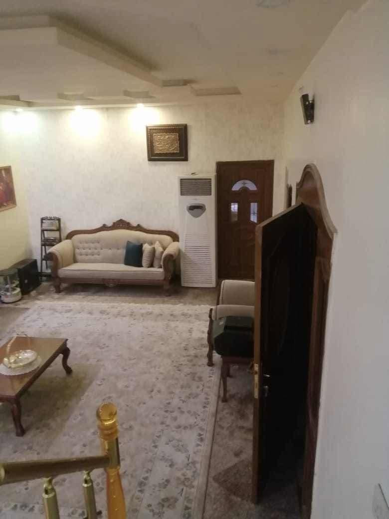 البيت اللي الكل منتظرة ايجاره ينزل
واخيرا 
 نزل عليه خصم خاص ومميز جداً
وماراح يطول بالسوق العقاري( مثل العقار القبله اتاجر بلمح البصر ) 
الموقع حي الحسين / جهه الاسكان شارع ١٥ 
موقع حيوي وتجاري 
مساحتة 350 متر 
يحتوي على ٧ غرف واسعه 
يرهم مشروع تجاري او سكن او شركة 

ملاحظه البيت يأجر فارغ بدون الاثاث  
اي سؤال واستفسار راسلنه خاص او اتصل بينه على الرقم *********** 
ان شاء الله يكون هالعقار من نصيبكم
