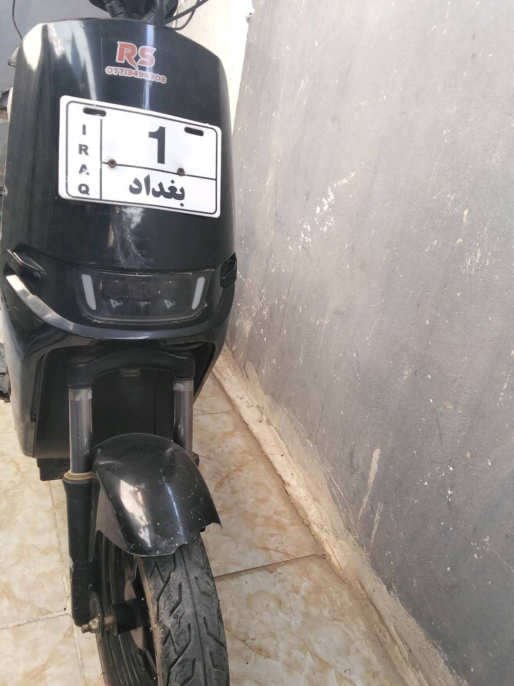 سلام وعليكم دراجه اللبيع 4 بطاريات الشاشه عاطله وعوزه يده مال ابريك اثنينهن@ السعر 130الرقم ***********