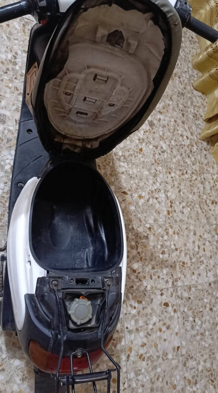 سلام عليكم دراجه منغولي دراجه نضيفه عوزه باتري هندر واحد تشتغل مفتوحه مره وحده دراجه شوفت عينك نضيفه تايرات جدد مال حاويه بعدهن بملوحتهن سعر خاص ومراوس حسب القناعه عنده مراوس او شراي يراسل واتساب *********** ناصريه مركز
