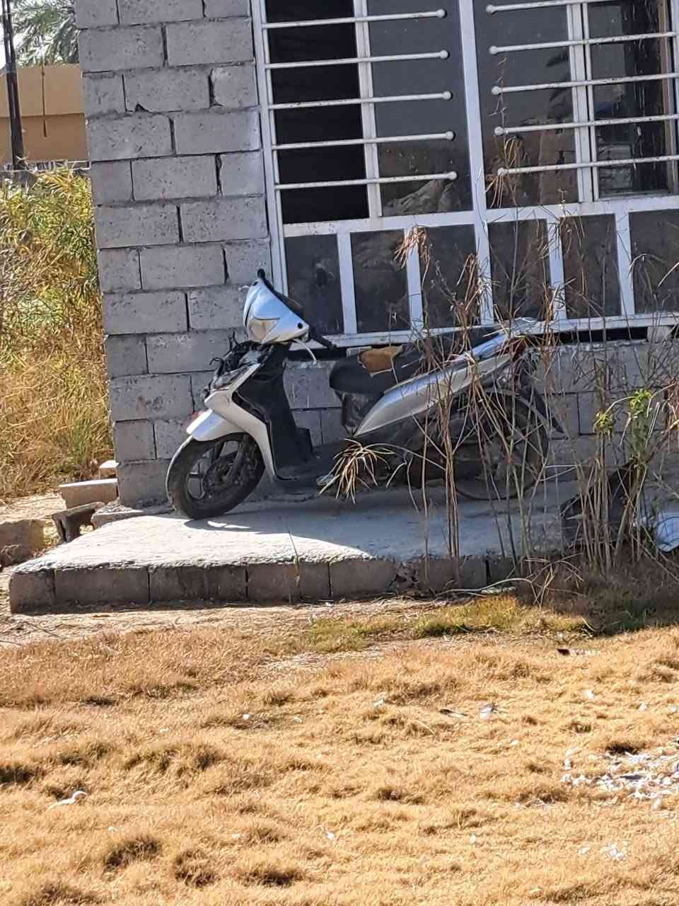 دراجه هوندا للبيع متركه حيب باتري وشغل مكاني بغداد المدائن السعر ٢٥٠ وبيها مجال قليل للتواصل ***********
