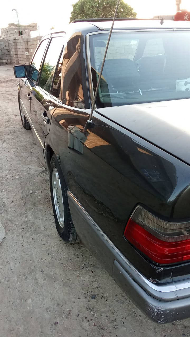 سلام عليكم من رخصت الادمن مارسدس دب موديل 92 محرك بلادي قبق اسود كير اكسن فول تبريد مال شبح ثلج كهربائيات كله شغاله كشنات كهربا تجوات كهربا فتحت سقف طكتين صبق جماليه قواعد دبلات فول اريل كهربا كهربائياتهه كله شغاله سياره مال جناي متعوب عليه وتحويل ثاني يوم مكان بغداد سعر 75وبي مجال وهاذ رقم صاحبه/***********/
