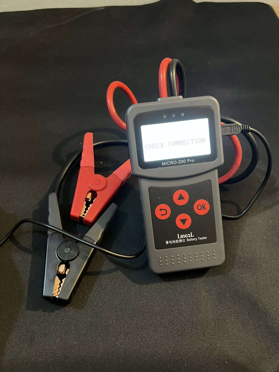 اجهزة فحص اعطال السيارات + جهاز فحص الباتريات

الاصفر بيه نقص كيبل


**إذا كنت صاحب هذا الإعلان وتريد حذفه لأي سبب، رجاءا أرسل رسالة إلى الدعم الفني**