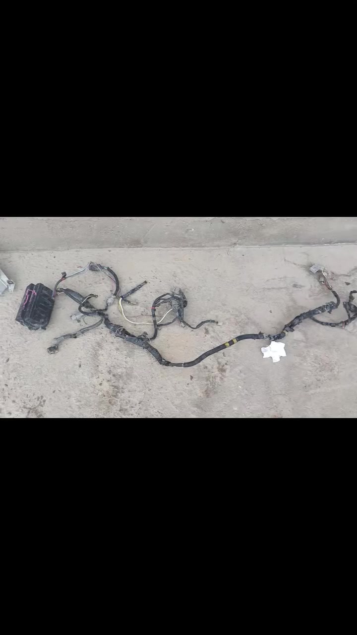 شباب ضفيره ولايت وطبلات مارك كصيف مال كصه ما مستخدمات للبيع شلعه ب٢٢٥ الف مكاني بصره الجزيرة ***********
